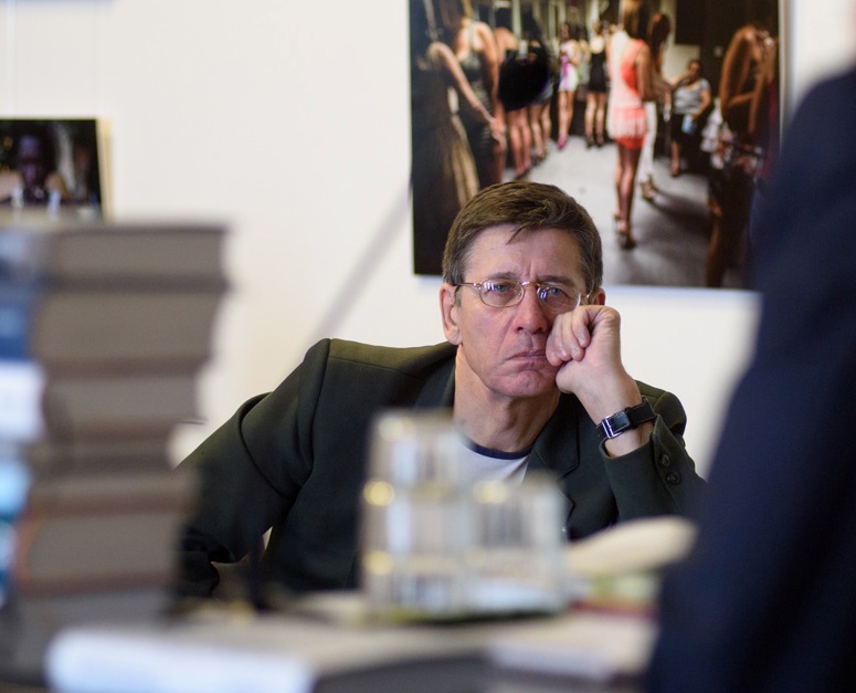 Да нас прыедзе “Шчупакабра”. Рыбак, паэт і перакладчык Яўген Бяласін прадставіць ў Гродне новую кнігу Да нас прыедзе “Шчупакабра”. Рыбак, паэт і перакладчык Яўген Бяласін прадставіць ў Гродне новую кнігу