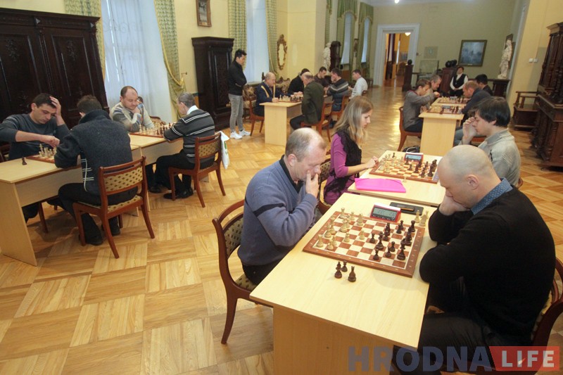 Знакамітую “ладдзю” ХІІ ст. можна было пабачыць на шахматным турніры ў Новым замку Знакамітую “ладдзю” ХІІ ст. можна было пабачыць на шахматным турніры ў Новым замку