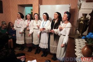 125 гадоў Багдановічу: у гродзенскім музеі паэта прачыталі «Пагоню» на сямі мовах