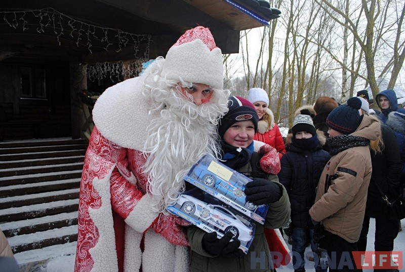 Скейт, самакат, канькі і не толькі. Дабрачыннае таварыства выканала жаданні гродзенскіх дзяцей Скейт, самакат, канькі і не толькі. Дабрачыннае таварыства выканала жаданні гродзенскіх дзяцей
