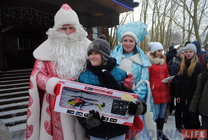 Скейт, самакат, канькі і не толькі. Дабрачыннае таварыства выканала жаданні гродзенскіх дзяцей Скейт, самакат, канькі і не толькі. Дабрачыннае таварыства выканала жаданні гродзенскіх дзяцей