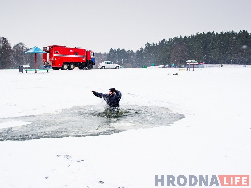 Гродзенскія ратавальнікі атрымалі для барацьбы з зімовым бездарожжам снегаход Гродзенскія ратавальнікі атрымалі для барацьбы з зімовым бездарожжам снегаход