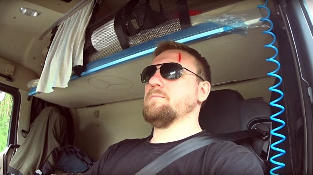 «Злой дальнобой, я твой подписчик!». Як гродзенскі кіроўца на ютубе папулярызуе сваю працу