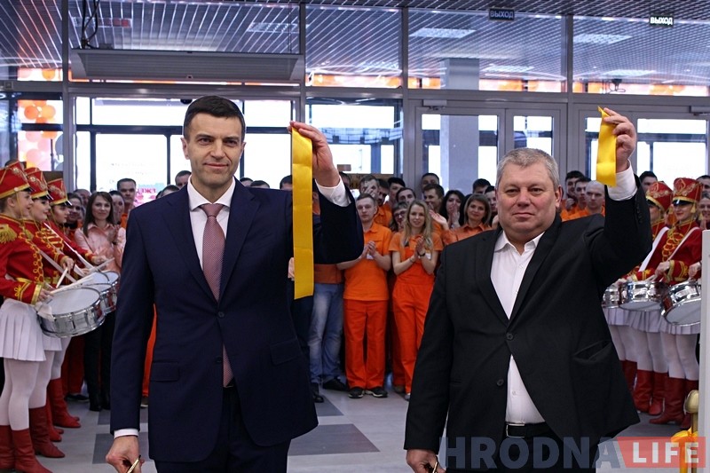 Фотарэпартаж: Самы буйны будаўнічы гіпермаркет Беларусі адкрылі ў Гродне Фотарэпартаж: Самы буйны будаўнічы гіпермаркет Беларусі адкрылі ў Гродне