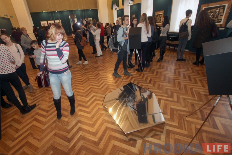 Сучаснае мастацтва прадставілі ў Новым Замку Сучаснае мастацтва прадставілі ў Новым Замку