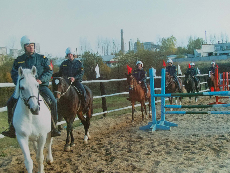 Стваралі гораду непаўторны імідж. Як адзіны ў Беларусі конны ўзвод 15 гадоў патруляваў вуліцы Гродна