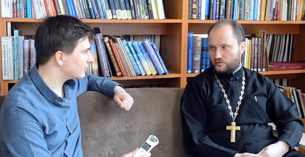 Пакемоны ў царкве, запаведзі і закон аб абразе пачуццяў вернікаў. Гродзенскі вiдэаблогер пагутарыў са святаром каб знайсці адказы на свае пытанні