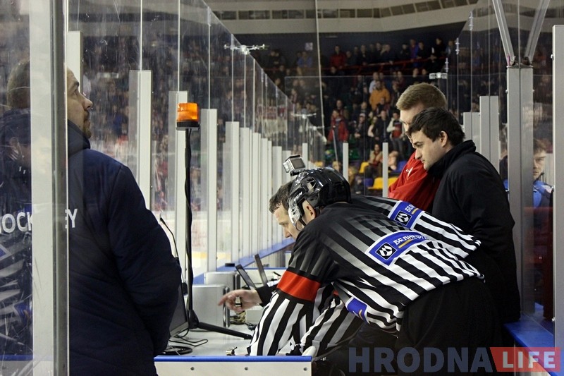 "Нёман" трэці раз абыграў "Юнацтва" ў фінальнай серыi і зараз знаходзіцца за крок да чэмпіёнства "Нёман" трэці раз абыграў "Юнацтва" ў фінальнай серыi і зараз знаходзіцца за крок да чэмпіёнства