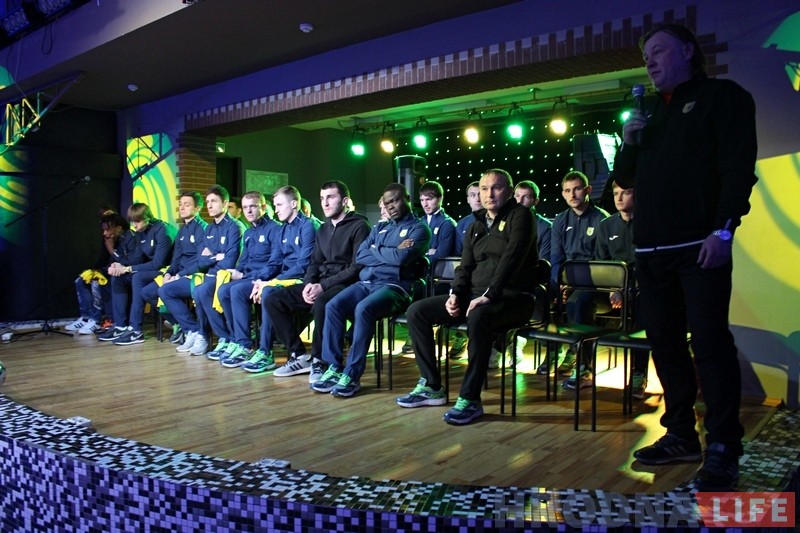 "Нёман" сустрэўся з заўзятарамі і прэзентаваў форму новага сезона "Нёман" сустрэўся з заўзятарамі і прэзентаваў форму новага сезона