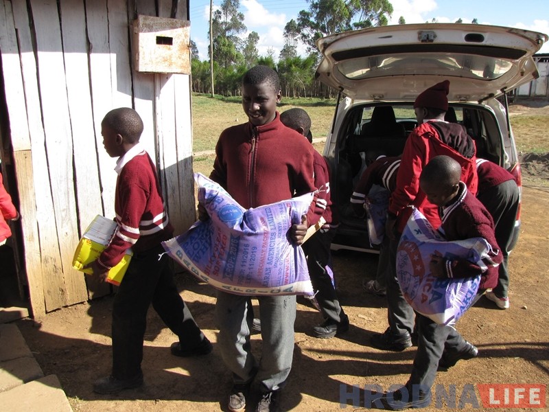 "Трэба ехаць, трэба дапамагаць". Гродзенец вярнуўся з місіянерскай паездкі ў Кенію і збіраецца туды зноў "Трэба ехаць, трэба дапамагаць". Гродзенец вярнуўся з місіянерскай паездкі ў Кенію і збіраецца туды зноў