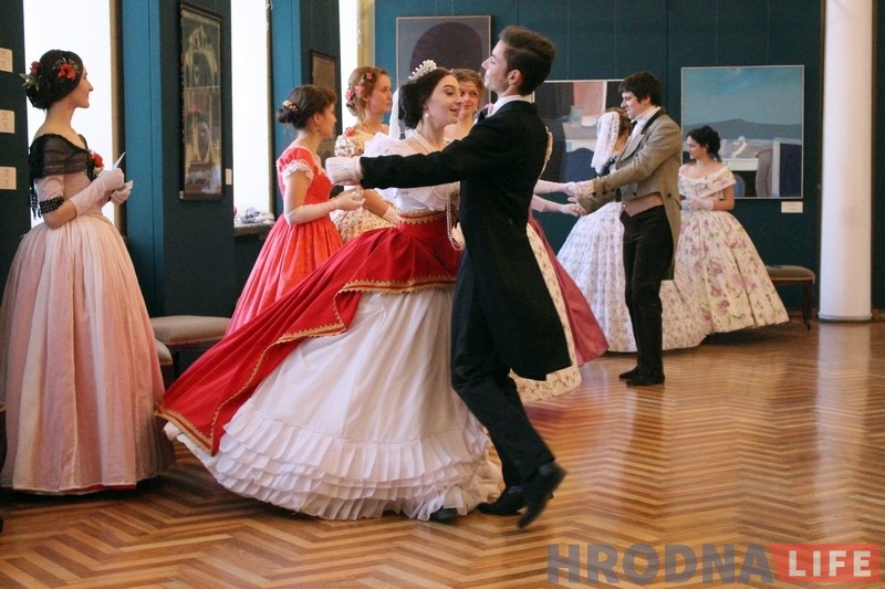 Вясновы крыналiнавы баль прайшоў у гродзенскім Новым замку Вясновы крыналiнавы баль прайшоў у гродзенскім Новым замку