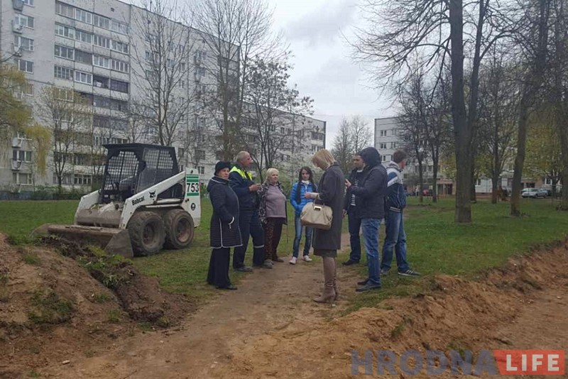 Смеццевыя войны: пляцоўкі для кантэйнераў працягваюць усталёўваюць, а абураных гараджан робіцца ўсё больш