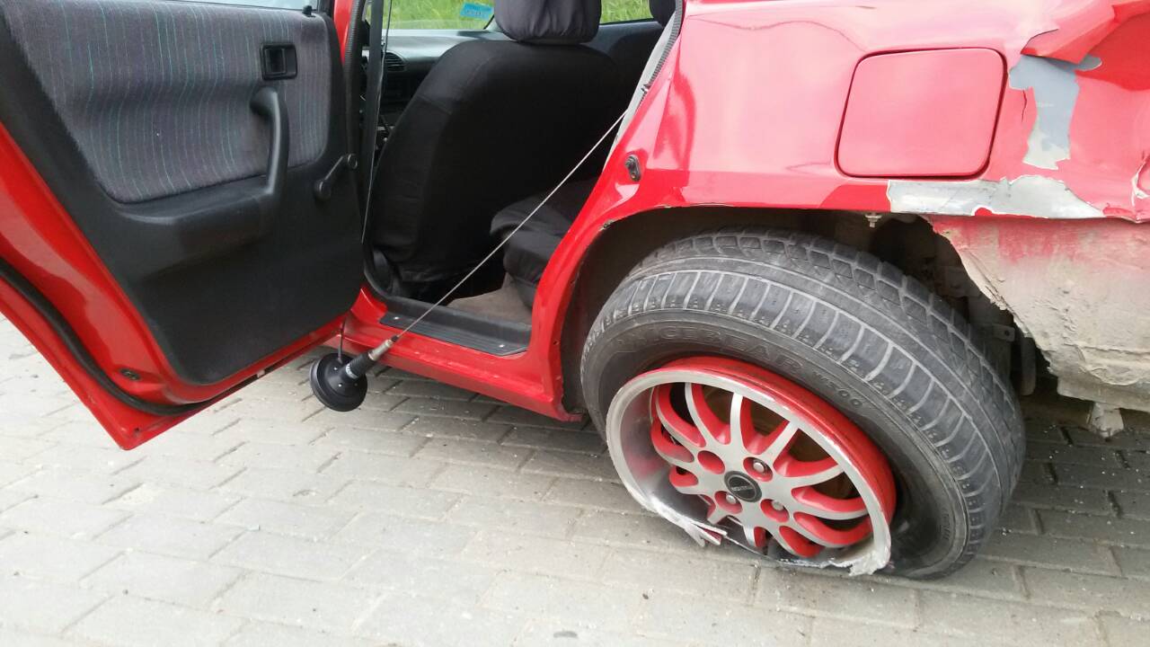 П'яны кіроўца, уцякаючы ад ДАІ, выскачыў на тратуар і збіў жанчыну П'яны кіроўца, уцякаючы ад ДАІ, выскачыў на тратуар і збіў жанчыну