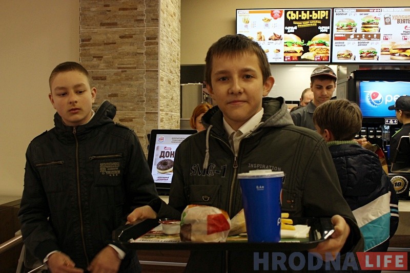 У Гродне адкрылі Burger King без натоўпаў і пяцілітровікаў