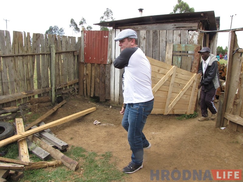 "Трэба ехаць, трэба дапамагаць". Гродзенец вярнуўся з місіянерскай паездкі ў Кенію і збіраецца туды зноў "Трэба ехаць, трэба дапамагаць". Гродзенец вярнуўся з місіянерскай паездкі ў Кенію і збіраецца туды зноў