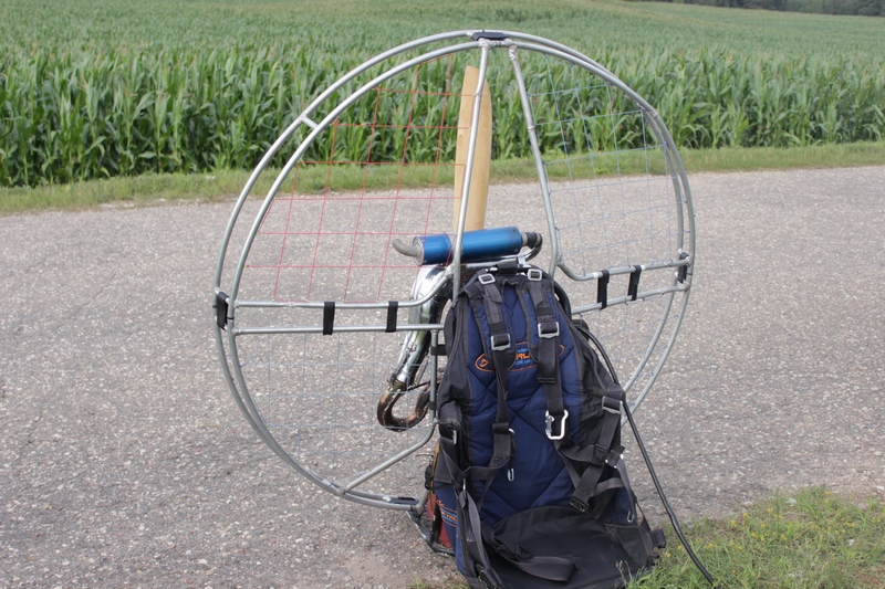 «Неба трэба паважаць». Як гродзенскі дыджэй стаў парапланерыстам выхаднога дня