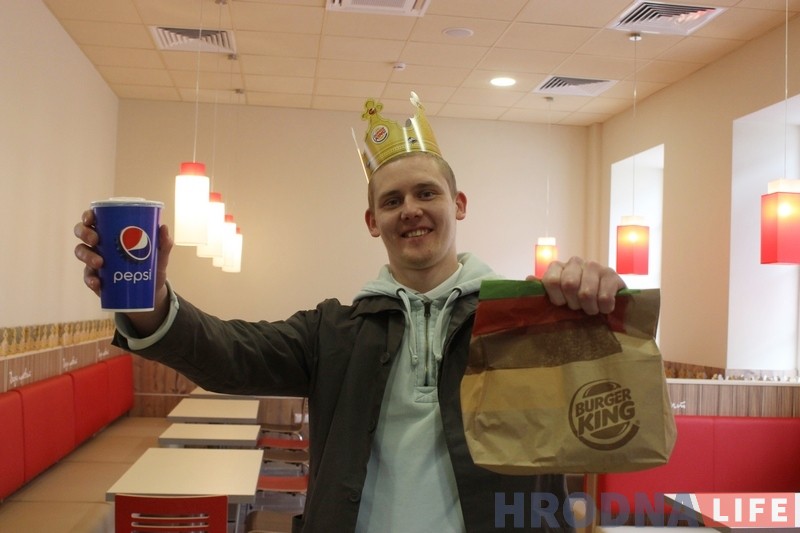 У Гродне адкрылі Burger King без натоўпаў і пяцілітровікаў У Гродне адкрылі Burger King без натоўпаў і пяцілітровікаў
