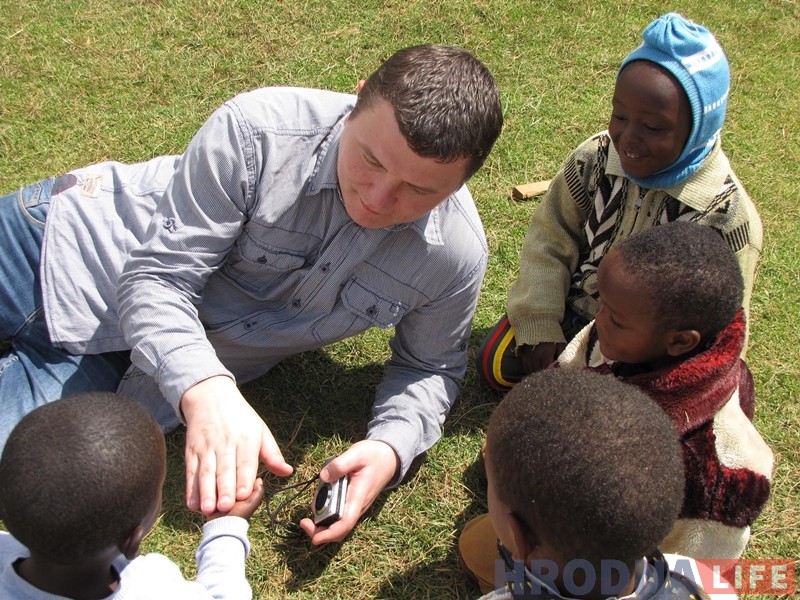 "Трэба ехаць, трэба дапамагаць". Гродзенец вярнуўся з місіянерскай паездкі ў Кенію і збіраецца туды зноў "Трэба ехаць, трэба дапамагаць". Гродзенец вярнуўся з місіянерскай паездкі ў Кенію і збіраецца туды зноў