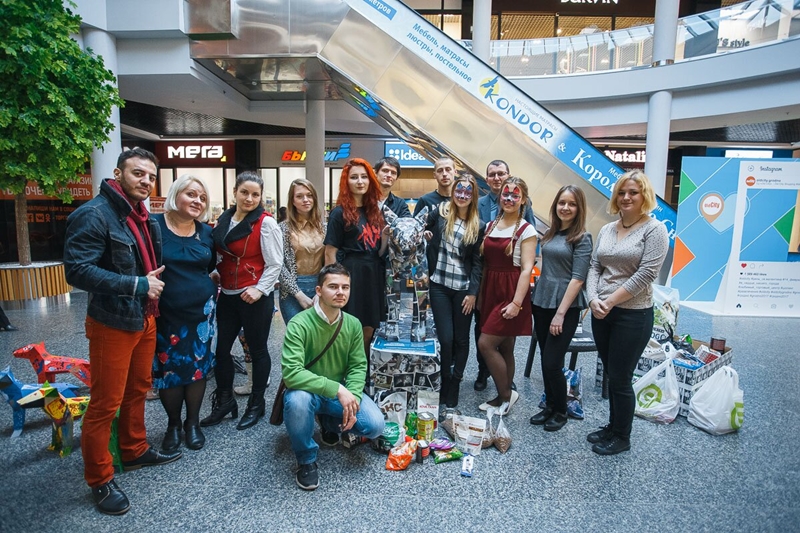 У Old City на дабрачыннай акцыі сабралі двухмесячны рацыён кармоў для жывёл з САГа