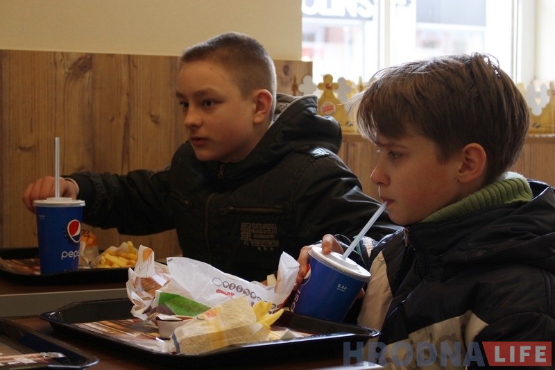У Гродне адкрылі Burger King без натоўпаў і пяцілітровікаў У Гродне адкрылі Burger King без натоўпаў і пяцілітровікаў