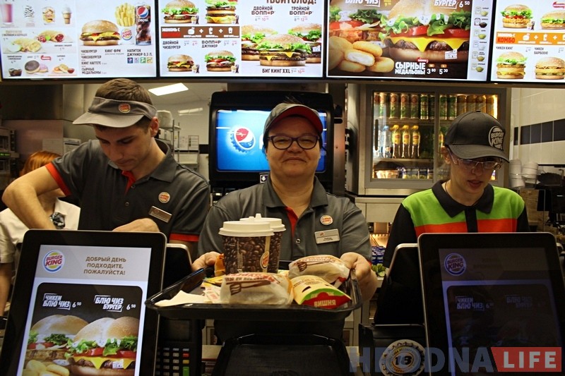 У Гродне адкрылі Burger King без натоўпаў і пяцілітровікаў У Гродне адкрылі Burger King без натоўпаў і пяцілітровікаў