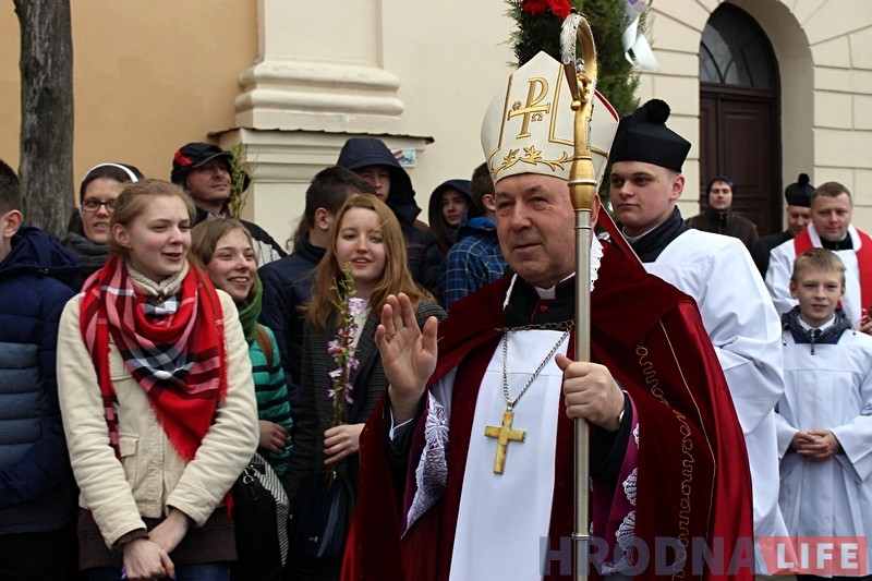 У Вербную нядзелю каталікі традыцыйна прайшлі ўрачыстай працэсіяй па цэнтры горада У Вербную нядзелю каталікі традыцыйна прайшлі ўрачыстай працэсіяй па цэнтры горада