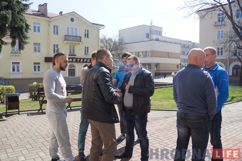 “Забілі ні за што”. Пачаўся суд па справе аб забойстве таксіста