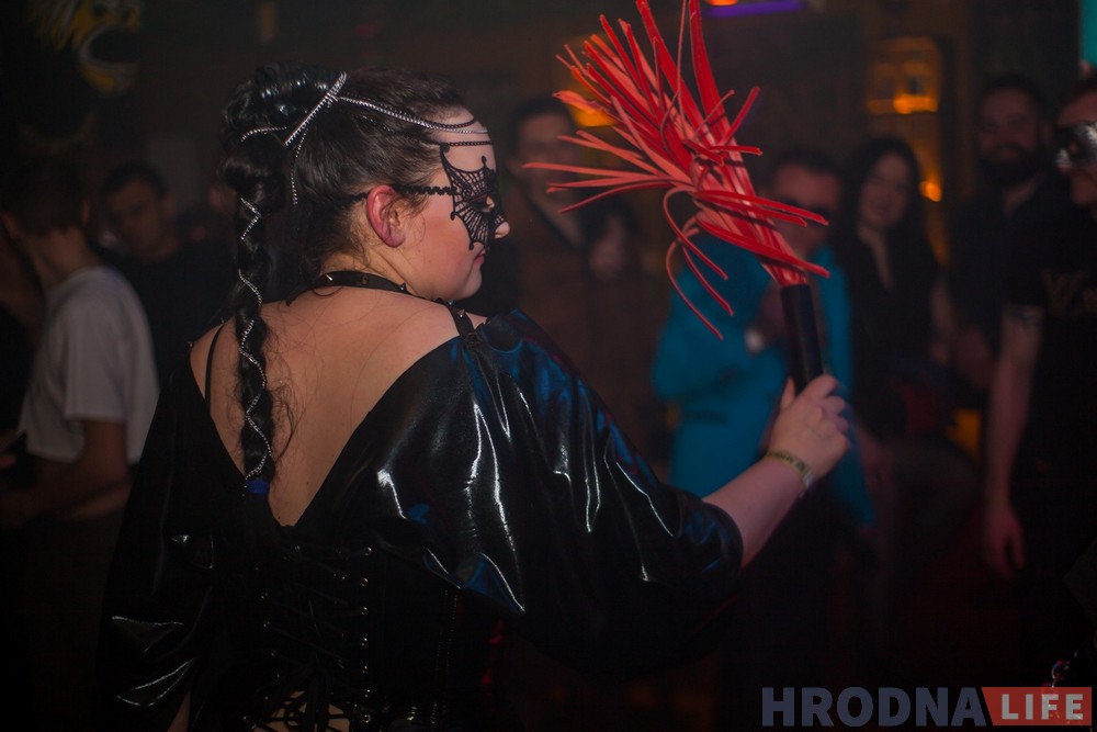 Не распуста, а эстэтыка. Скандальная імпрэза "Loshadka party" адбылася ў Гродне Не распуста, а эстэтыка. Скандальная імпрэза "Loshadka party" адбылася ў Гродне