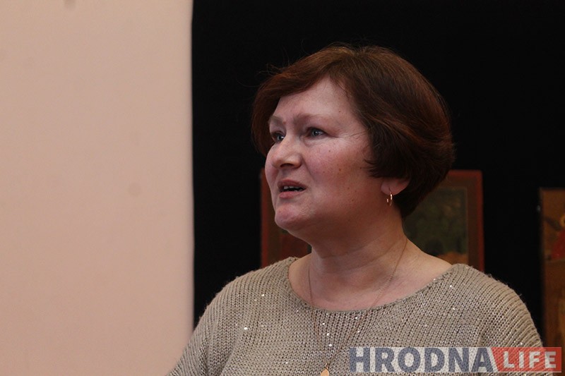 Абразы з перламутру і харугва з Фары Вітаўта. Што пабачыць па Велікоднай выставе ў Музеі гісторыі рэлігіі