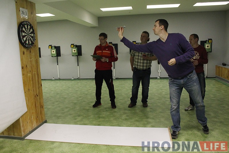 З’явяцца клубы і секцыі. Як у Гродне развіваюць культуру гульні ў дартс