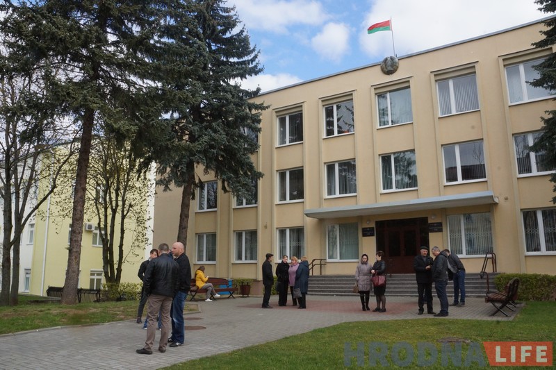 Адзін просіць смерці, другі - літасці. Суд па справе аб забойстве таксіста заслухаў апошняе слова абвінавачаных