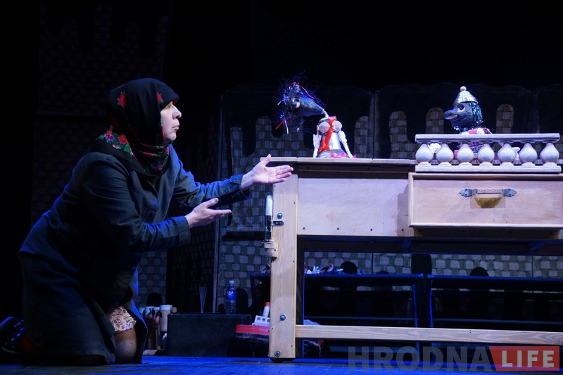 Як мужык цара “обмакулил, омманул” раскажуць “па-архангельску” ў Тэатры лялек