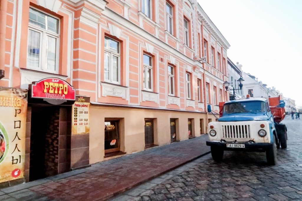 Поўныя аўтобусы літоўцаў едуць у Гродна за таблеткамі і алкаголем: чаго шукае ў Гродне большасць бязвізавых “турыстаў”?