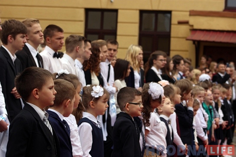 У гродзенскай гімназіі №10 прагучаў апошні званок У гродзенскай гімназіі №10 прагучаў апошні званок