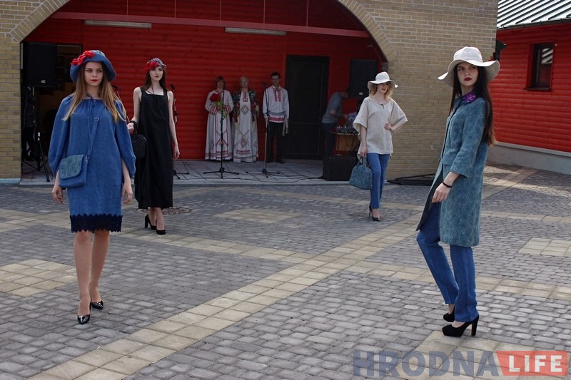 Пасеў, майстар-класы і паказ мод: у цэнтры "Спадчына" прайшло свята ільну Пасеў, майстар-класы і паказ мод: у цэнтры "Спадчына" прайшло свята ільну