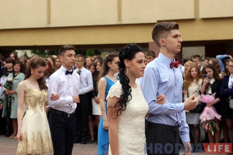 У гродзенскай гімназіі №10 прагучаў апошні званок У гродзенскай гімназіі №10 прагучаў апошні званок