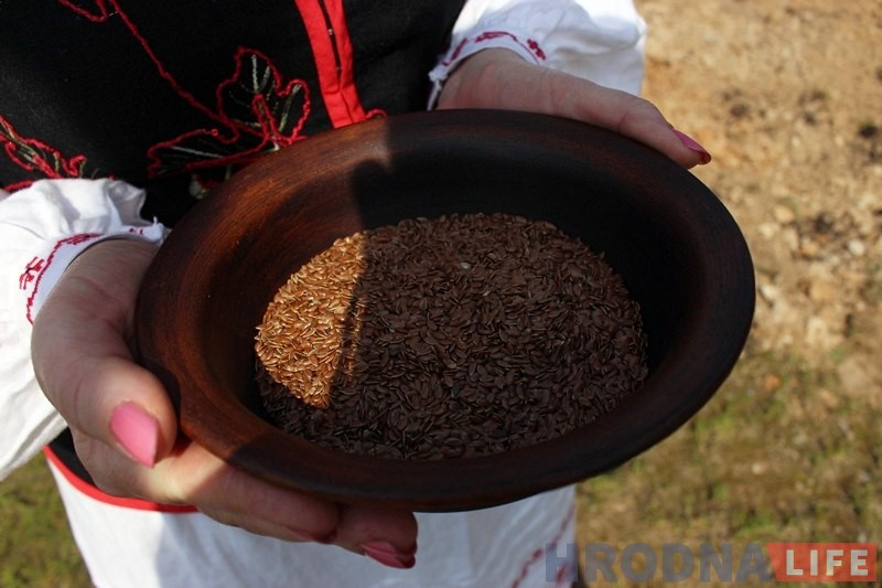 Пасеў, майстар-класы і паказ мод: у цэнтры "Спадчына" прайшло свята ільну Пасеў, майстар-класы і паказ мод: у цэнтры "Спадчына" прайшло свята ільну