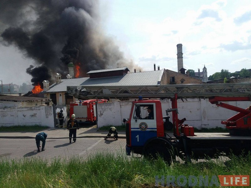 У Гродне гарыць піўзавод (+новыя фота з месца пажару)