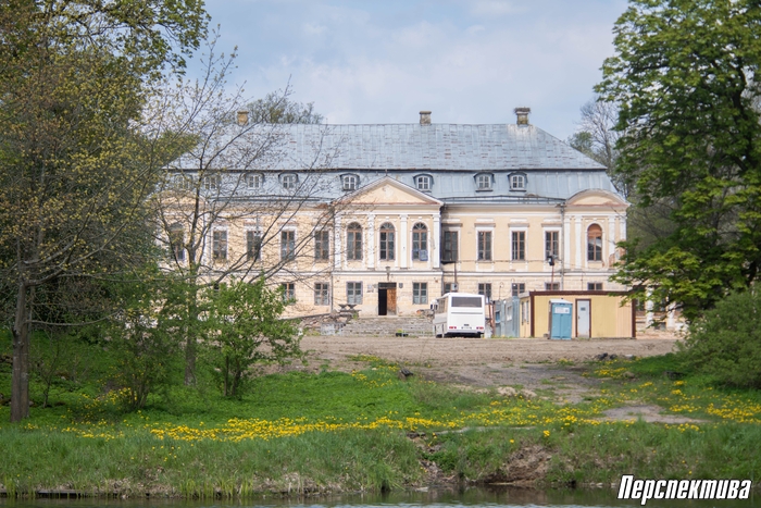 У Свяцку будаўнікі заняліся рэканструкцыяй палаца: 1 млн еўра можа выдзеліць ЕС