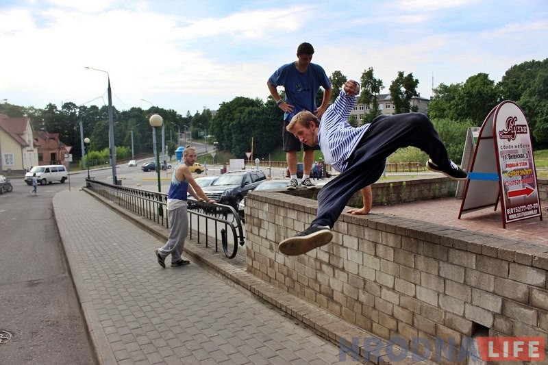 Ім за 20, а яны як падлеткі: хто ў Гродне дагэтуль працягвае займацца паркурам Ім за 20, а яны як падлеткі: хто ў Гродне дагэтуль працягвае займацца паркурам