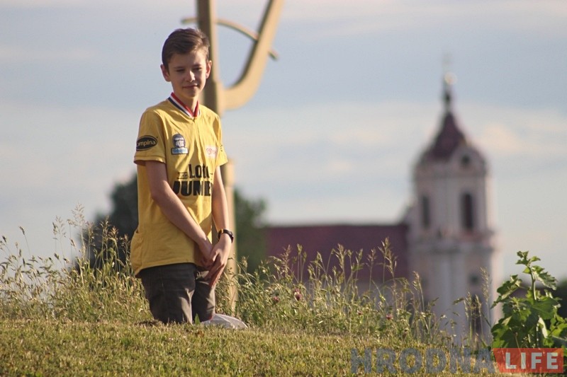 Тысячы каталікоў прайшлі па вуліцах Гродна ў свята Божага цела (ФОТА) Тысячы каталікоў прайшлі па вуліцах Гродна ў свята Божага цела (ФОТА)