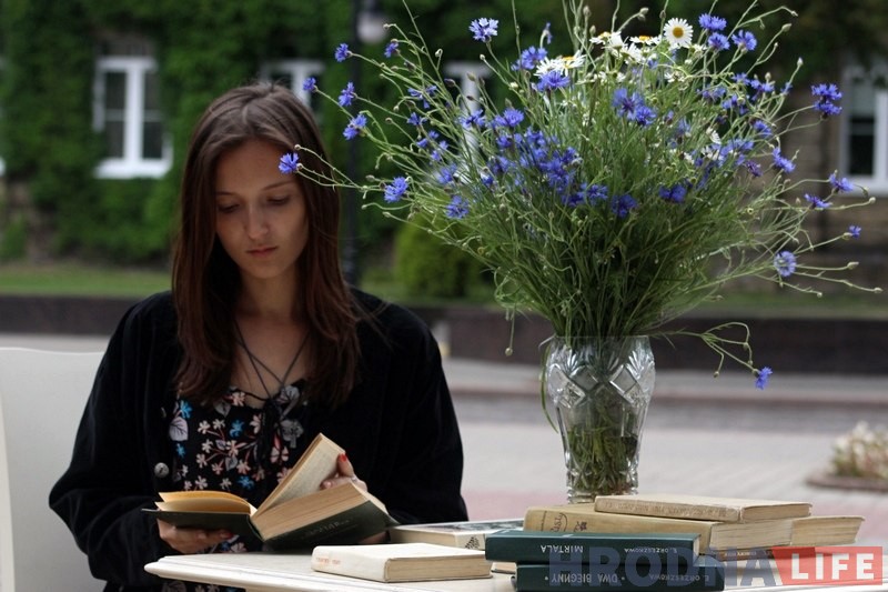 Летні баль прайшоў каля дома Ажэшкі ў Гродне Летні баль прайшоў каля дома Ажэшкі ў Гродне