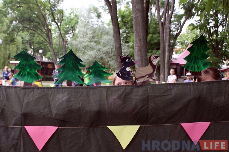 "Сабакі з катамі і побач не стаяць". У парку Жылібера знаёмілі гродзенцаў з тхарамі "Сабакі з катамі і побач не стаяць". У парку Жылібера знаёмілі гродзенцаў з тхарамі