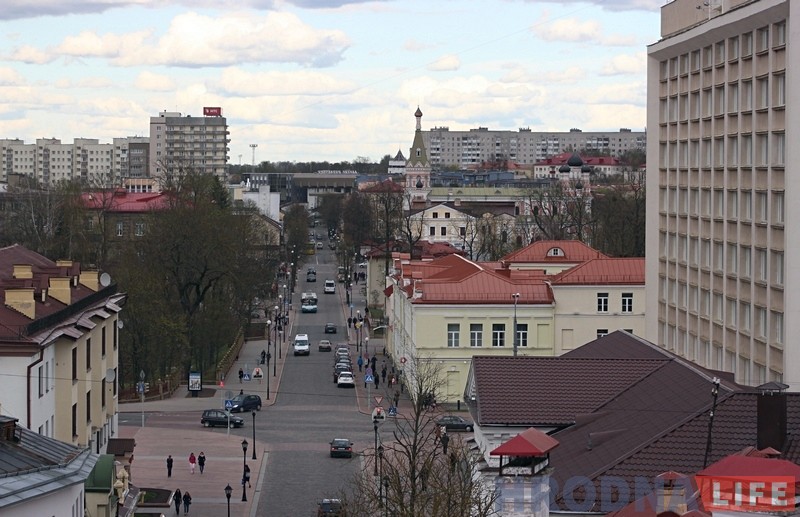 На Савецкай пачалі ўсталёўваць шахту для ліфта на назіральную пляцоўку "Нёмана" На Савецкай пачалі ўсталёўваць шахту для ліфта на назіральную пляцоўку "Нёмана"