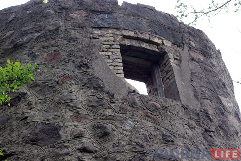 Старую вежу ў Румлёўскiм парку купляюць з аўкцыёну за 9000 долараў. Што там будзе - пакуль невядома Старую вежу ў Румлёўскiм парку купляюць з аўкцыёну за 9000 долараў. Што там будзе - пакуль невядома