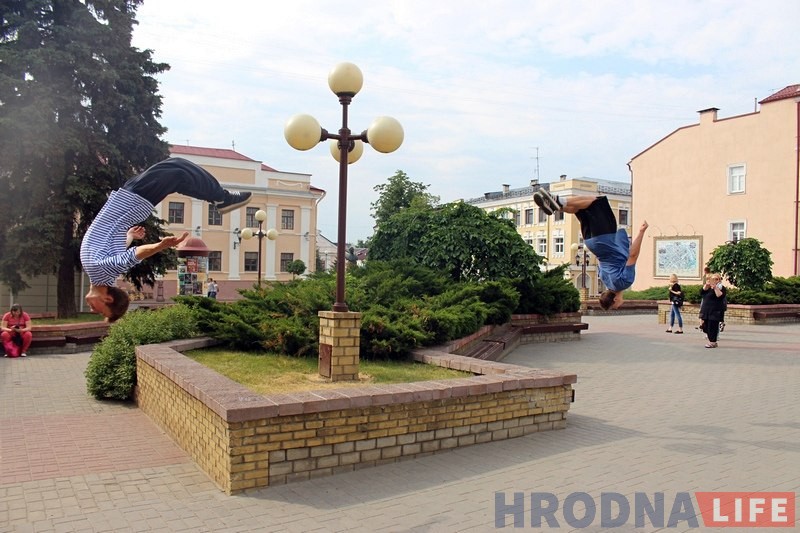 Ім за 20, а яны як падлеткі: хто ў Гродне дагэтуль працягвае займацца паркурам Ім за 20, а яны як падлеткі: хто ў Гродне дагэтуль працягвае займацца паркурам