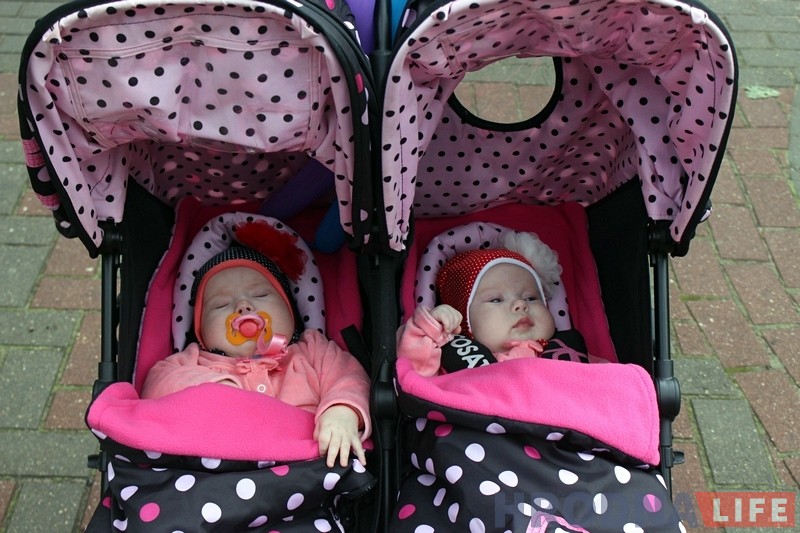 "Мы не двайняткі - мы трайняткі". У парку атракцыёнаў сабраліся аднолькавыя гродзенцы "Мы не двайняткі - мы трайняткі". У парку атракцыёнаў сабраліся аднолькавыя гродзенцы