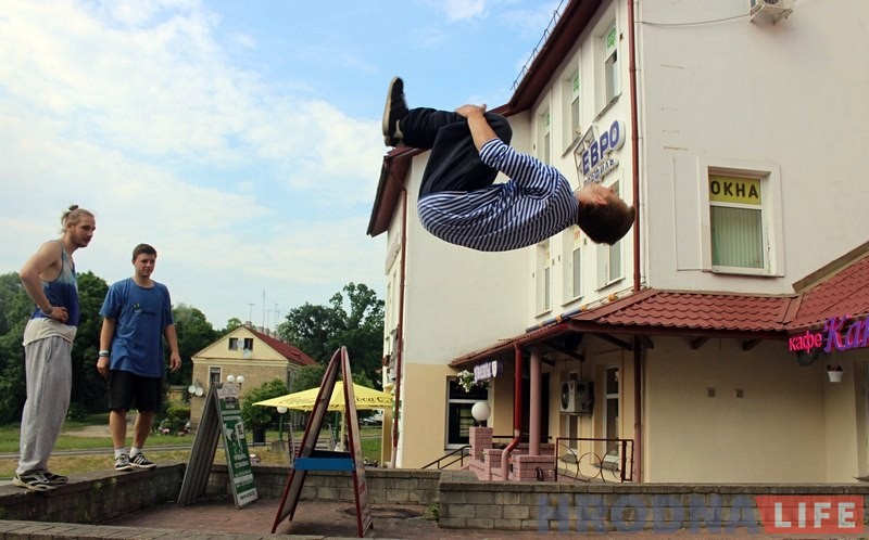 Ім за 20, а яны як падлеткі: хто ў Гродне дагэтуль працягвае займацца паркурам Ім за 20, а яны як падлеткі: хто ў Гродне дагэтуль працягвае займацца паркурам