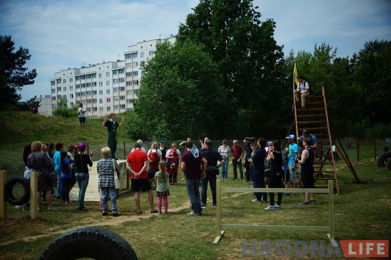“Карыстайцеся, гэта для вас!” На Вішняўцы адсвяткавалі адкрыццё пляцоўкі для сабак
