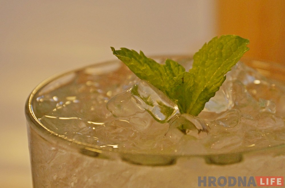 Гарачыя прапановы халодных напояў. 7 спосабаў наталіць смагу ў Гродне летам